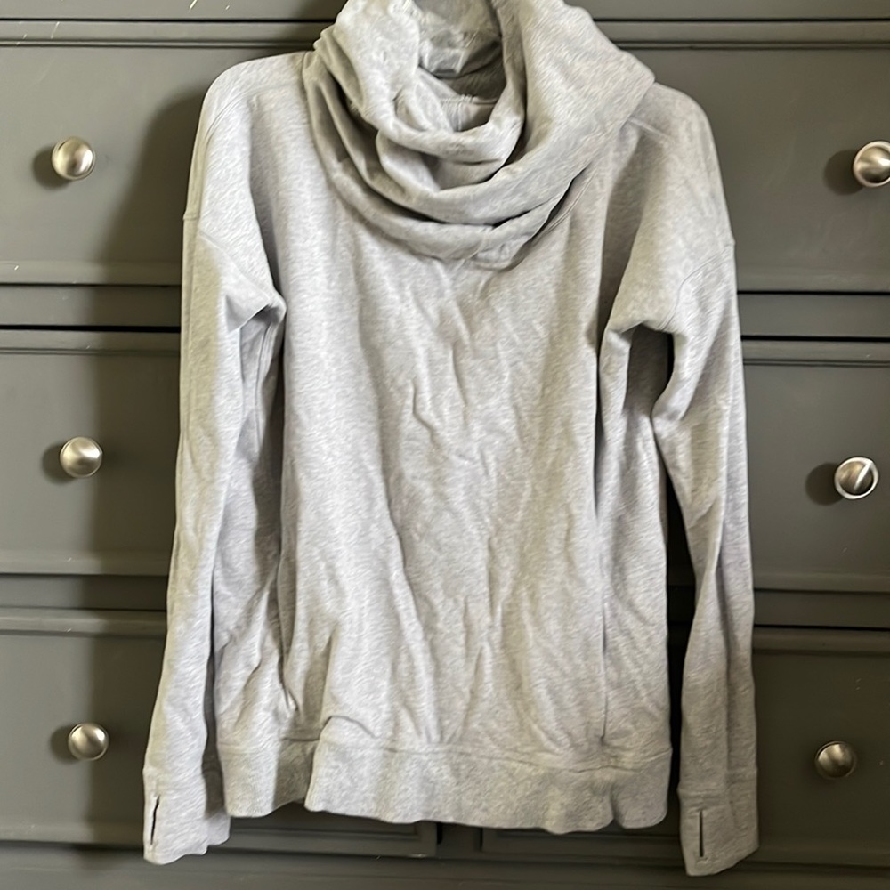 Lululemon sweatshirt. Size 10
